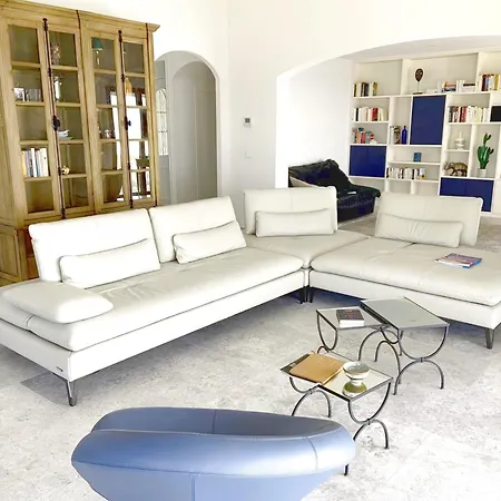 With Exceptional Mediterranean View * Saint-Raphael (Var)